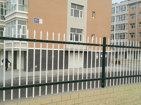 小区锌钢护栏图片7