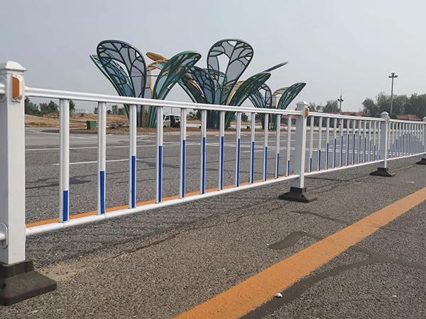 道路锌钢护栏图片5